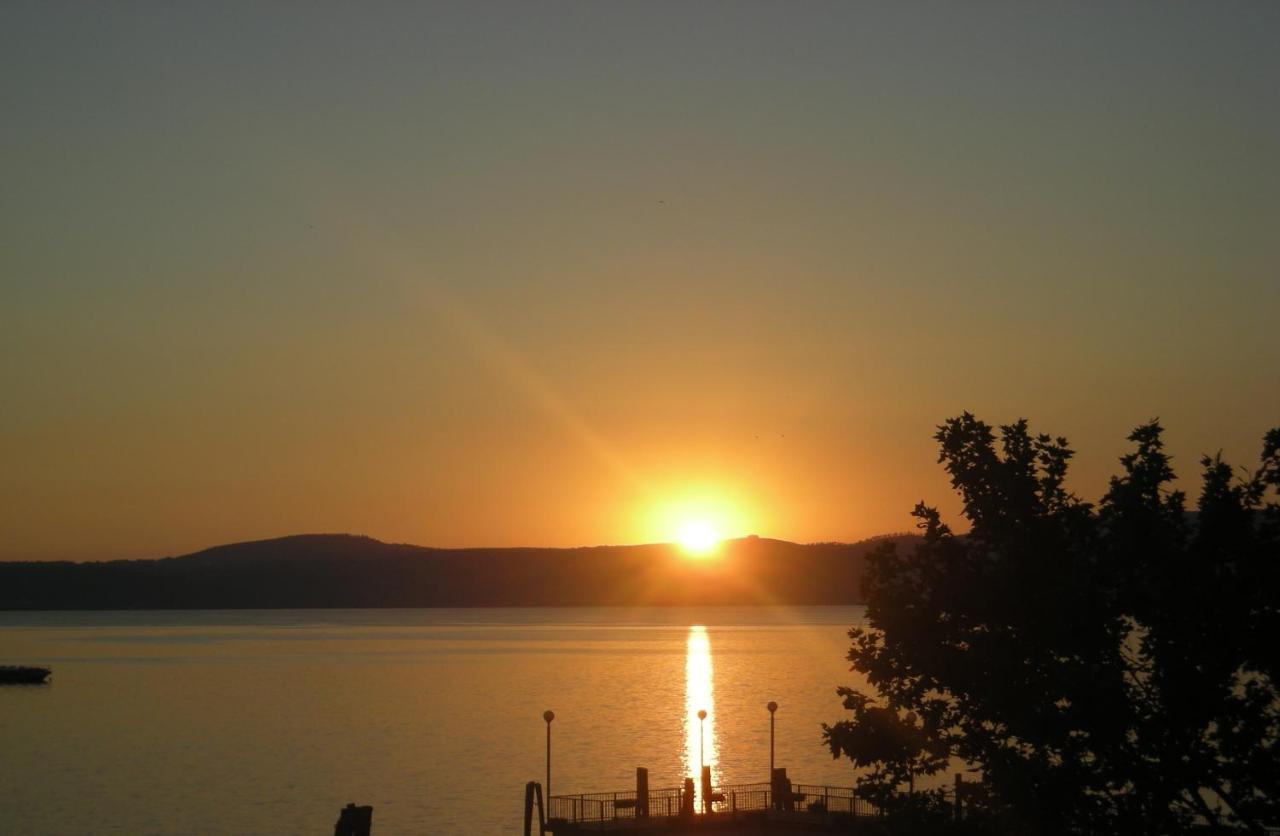Iride Sul Lago 1 Via Principessa Jolanda 10-Piazza Del Molo Anguillara Sabazia Extérieur photo